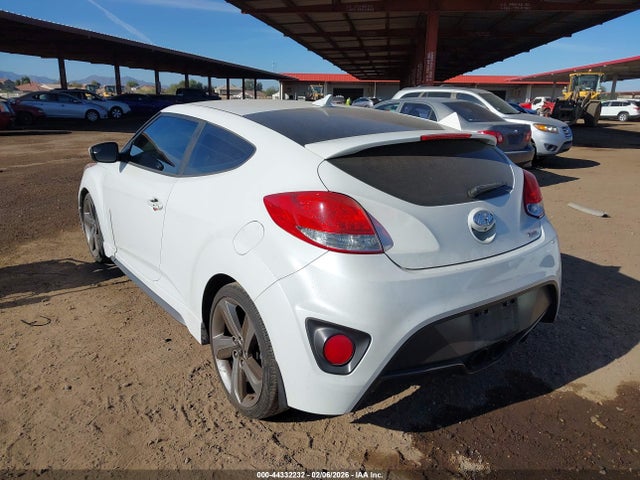 2015 HYUNDAI VELOSTER KMHTC6AE1FU231388 Photo 2
