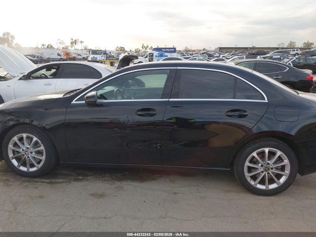 Mercedes-Benz A 220 2019 WDD3G4EB2KW024638 Image 14
