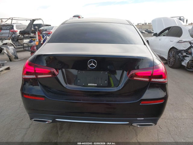 Mercedes-Benz A 220 2019 WDD3G4EB2KW024638 Image 16