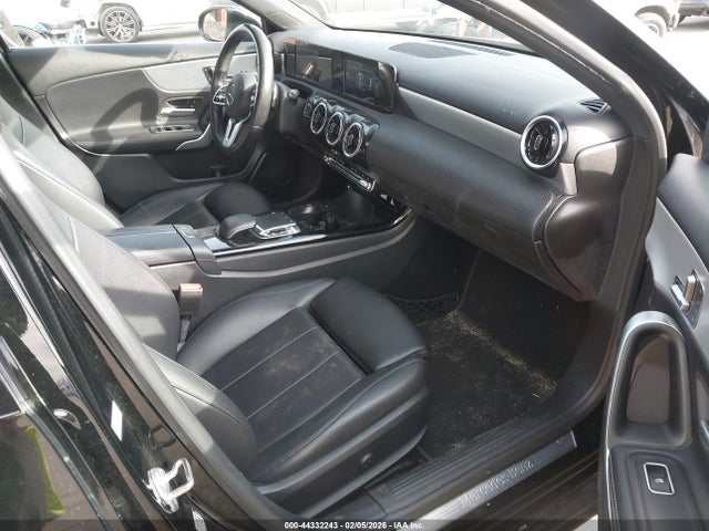 Mercedes-Benz A 220 2019 WDD3G4EB2KW024638 Image 5