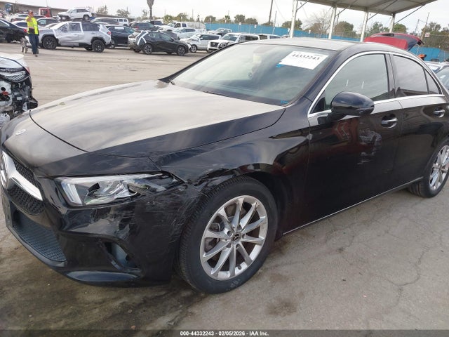 Mercedes-Benz A 220 2019 WDD3G4EB2KW024638 Image 6