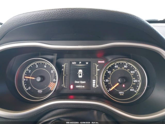 1C4PJMAB8FW541063 Jeep Cherokee Sport