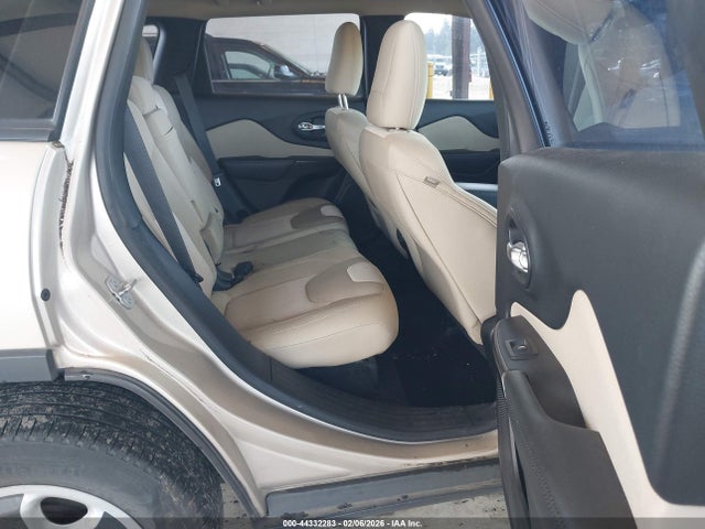 1C4PJMAB8FW541063 Jeep Cherokee Sport