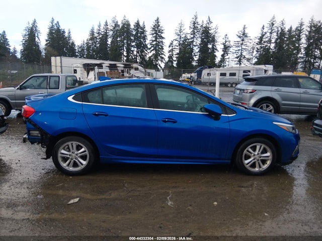 1G1BE5SM8H7191153 Chevrolet Cruze Lt Auto