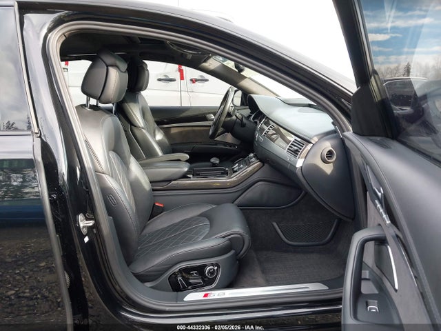 44332306 :رقم المزاد ، WUAJ5AFD9GN900529 vin ، 2016 Audi S8 4.0t Plus مزاد بيع
