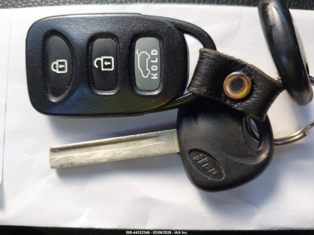 KMHD35LH1GU300457 Hyundai ELANTRA GT