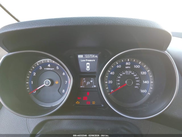 KMHD35LH1GU300457 Hyundai ELANTRA GT
