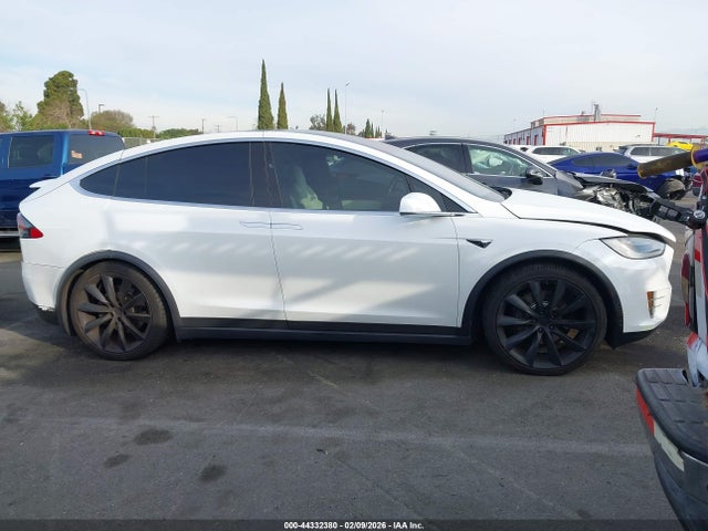 Продаж на аукціоні авто 2018 Tesla Model X 100d/75d/p100d, vin: 5YJXCBE2XJF121293, номер лоту: 44332380