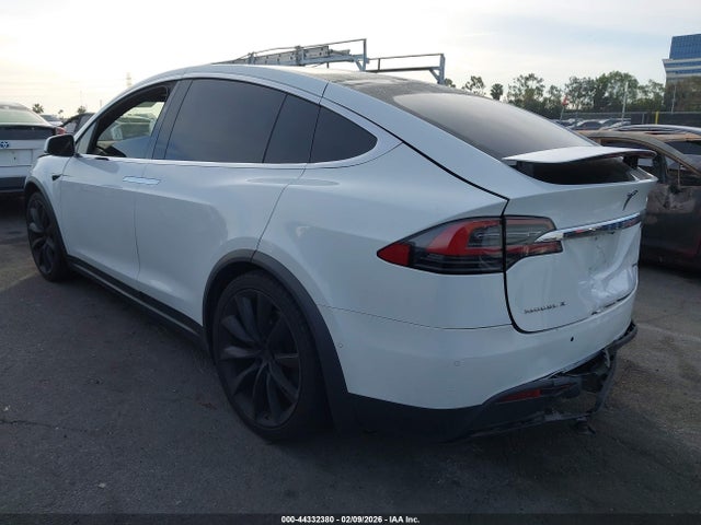 Продаж на аукціоні авто 2018 Tesla Model X 100d/75d/p100d, vin: 5YJXCBE2XJF121293, номер лоту: 44332380