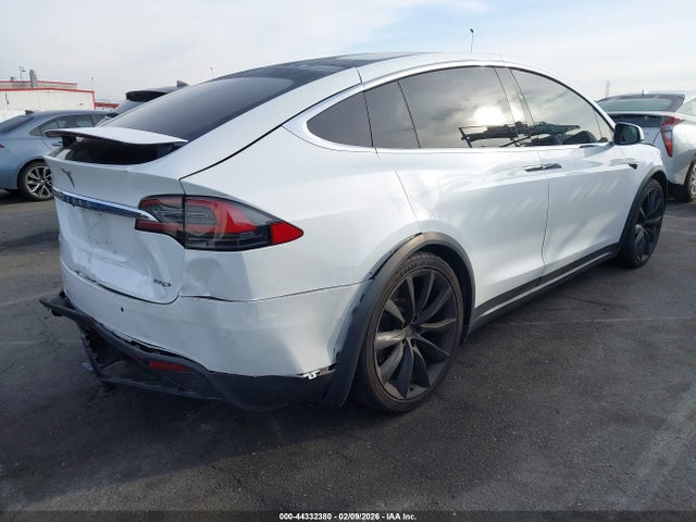 Продаж на аукціоні авто 2018 Tesla Model X 100d/75d/p100d, vin: 5YJXCBE2XJF121293, номер лоту: 44332380