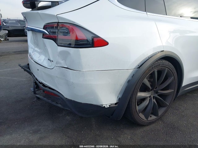 Продаж на аукціоні авто 2018 Tesla Model X 100d/75d/p100d, vin: 5YJXCBE2XJF121293, номер лоту: 44332380