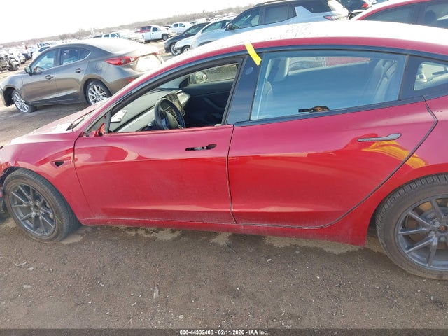 44332408 :رقم المزاد ، 5YJ3E1EAXJF007191 vin ، 2018 Tesla Model 3 Long Range/mid Range مزاد بيع