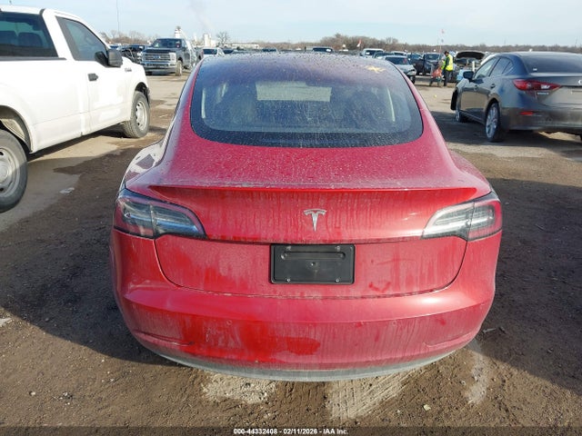 44332408 :رقم المزاد ، 5YJ3E1EAXJF007191 vin ، 2018 Tesla Model 3 Long Range/mid Range مزاد بيع