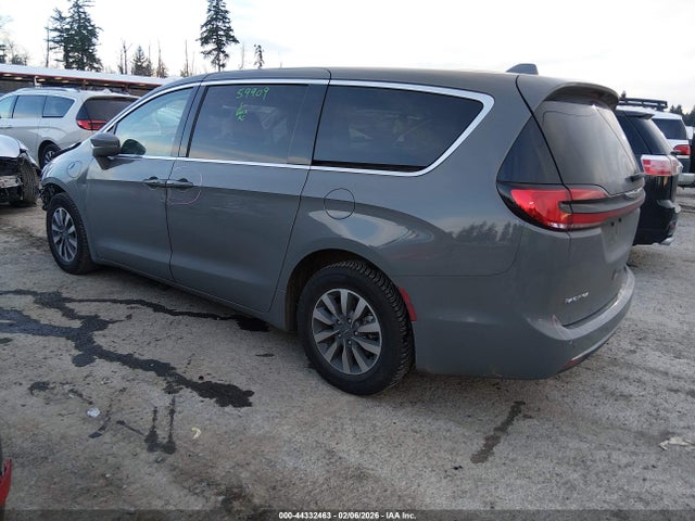 2022 CHRYSLER PACIFICA HYBRID 2C4RC1L73NR148007 Photo 2