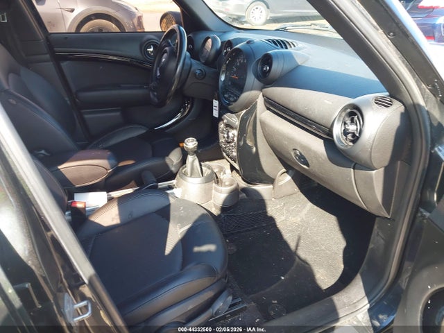 2016 MINI COUNTRYMAN WMWZC5C51GWT38885 Photo 4