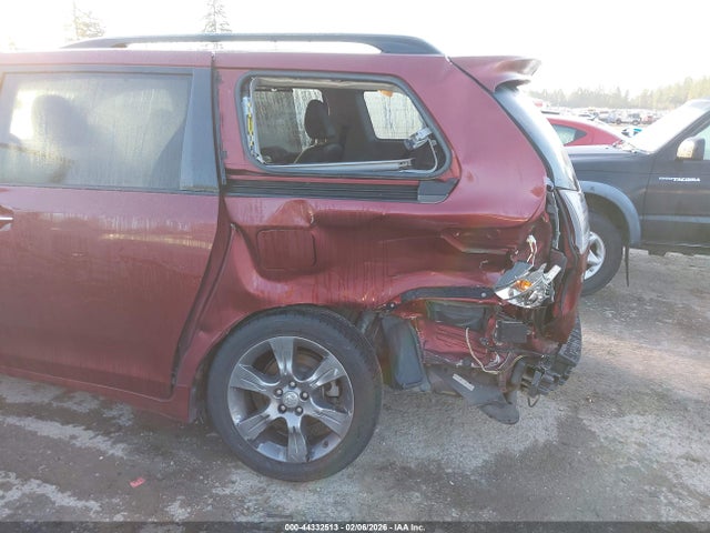 5TDXK3DC1GS754823 Toyota Sienna