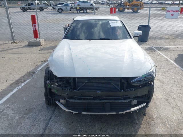 44332542 :رقم المزاد ، WBY43AW01PFP36442 vin ، 2023 Bmw I4 Edrive35 مزاد بيع