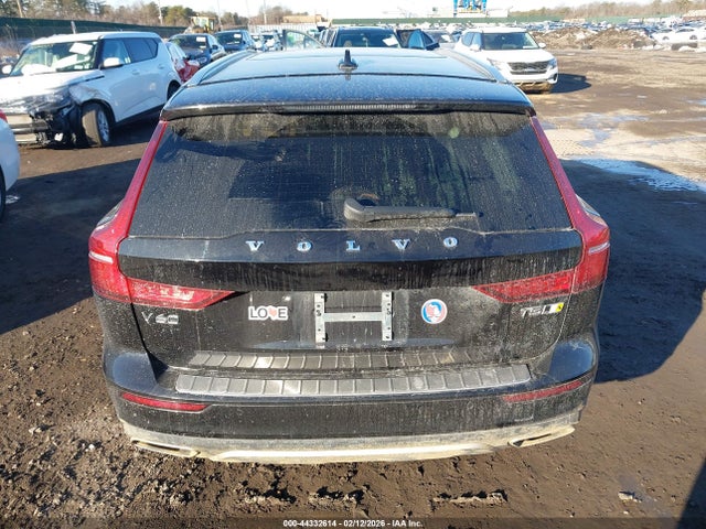 2022 Volvo V60 Cross Country T5 მანქანა იყიდება აუქციონზე, vin: YV4102WK3N1085309, აუქციონის ნომერი: 44332614