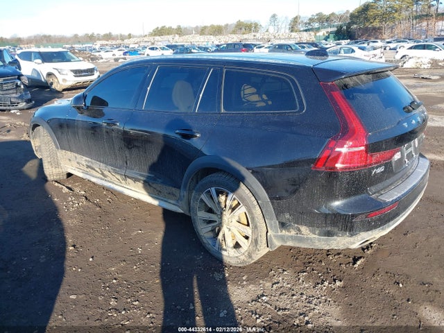 2022 Volvo V60 Cross Country T5 მანქანა იყიდება აუქციონზე, vin: YV4102WK3N1085309, აუქციონის ნომერი: 44332614