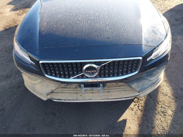 2022 Volvo V60 Cross Country T5 მანქანა იყიდება აუქციონზე, vin: YV4102WK3N1085309, აუქციონის ნომერი: 44332614