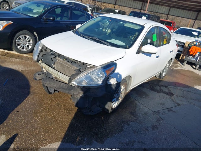 3N1CN7AP3JL824374 Nissan Versa 1.6 Sv