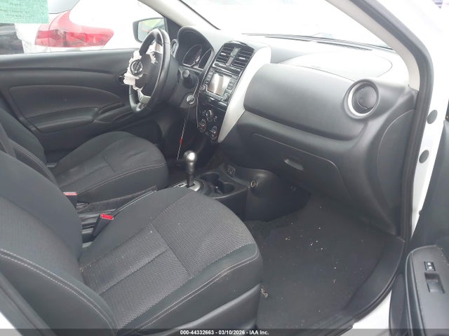 3N1CN7AP3JL824374 Nissan Versa 1.6 Sv