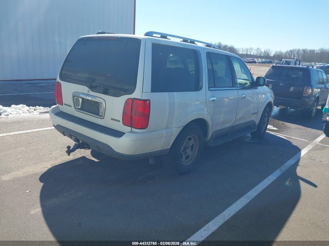 1998 LINCOLN NAVIGATOR 5LMPU28L8WLJ12736 Photo 3