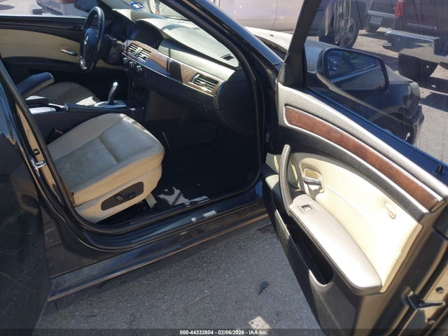 2010 BMW 528I WBANU5C59AC442092 Photo 4