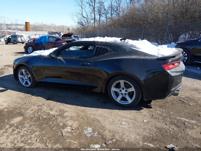 2017 CHEVROLET CAMARO 1G1FB1RS7H0104374 Photo 2
