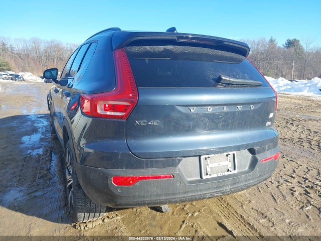 2022 VOLVO XC40 RECHARGE PURE ELECTRIC YV4ED3UR8N2708932 Photo 2