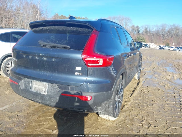 2022 VOLVO XC40 RECHARGE PURE ELECTRIC YV4ED3UR8N2708932 Photo 3