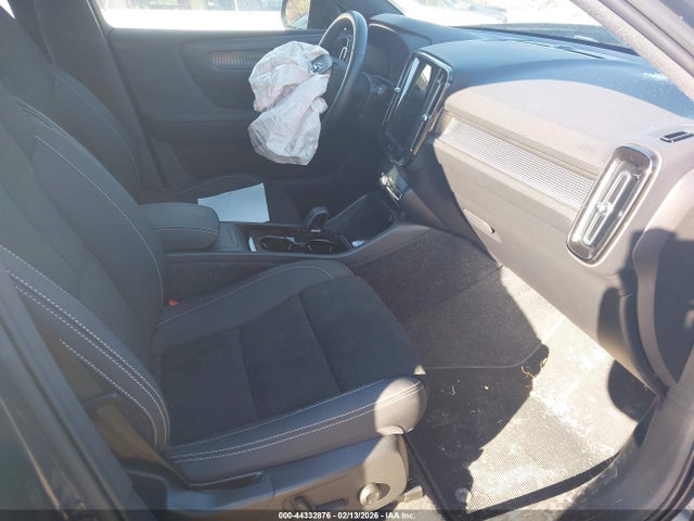 2022 VOLVO XC40 RECHARGE PURE ELECTRIC YV4ED3UR8N2708932 Photo 4