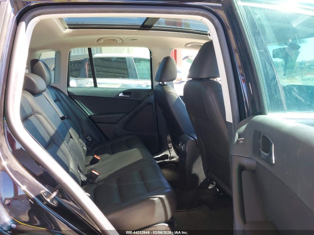2017 VOLKSWAGEN TIGUAN WVGUV7AX8HW504579 Photo 7