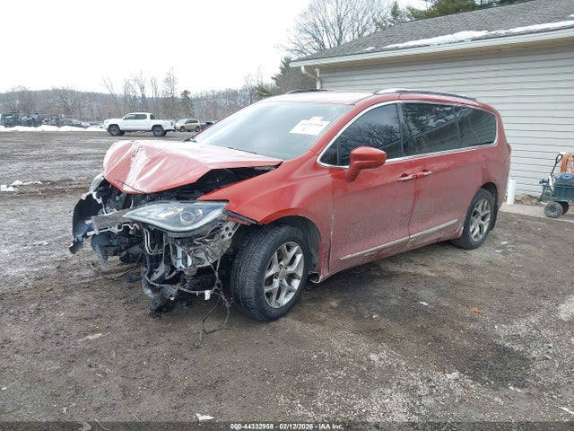 44332958 :رقم المزاد ، 2C4RC1EG5HR778239 vin ، 2017 Chrysler Pacifica Touring-l Plus مزاد بيع