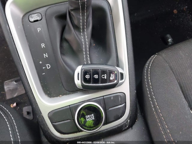 44332999 :رقم المزاد ، KMHRC8A37RU316194 vin ، 2024 Hyundai Venue Sel مزاد بيع