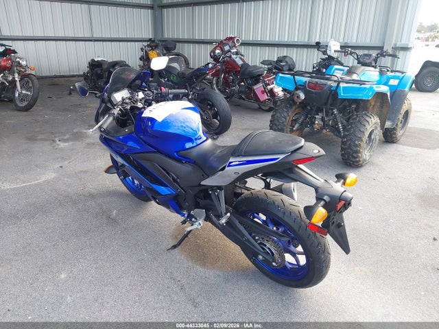 2021 YAMAHA YZFR3 MH3RH18Y4MK007383 Photo 2