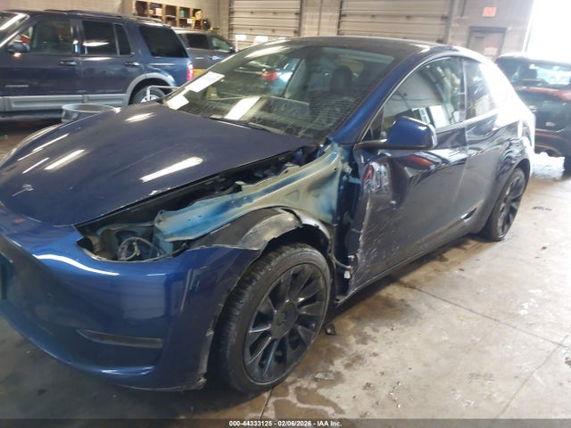 2022 TESLA MODEL Y 7SAYGDEE4NF447310 Photo 1