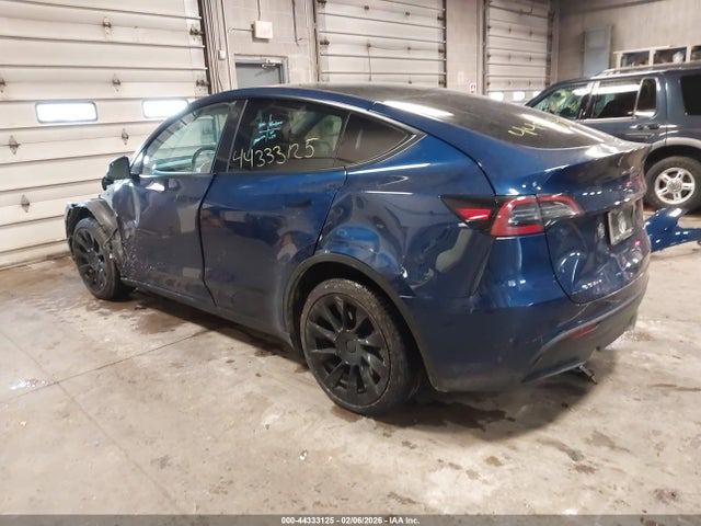 2022 TESLA MODEL Y 7SAYGDEE4NF447310 Photo 2