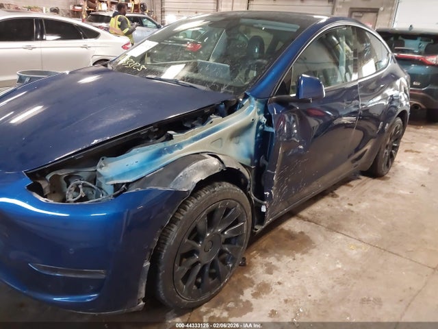 2022 TESLA MODEL Y 7SAYGDEE4NF447310 Photo 5