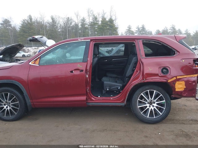 5TDJZRFH6JS833716 Toyota Highlander Se