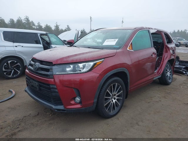 5TDJZRFH6JS833716 Toyota Highlander Se