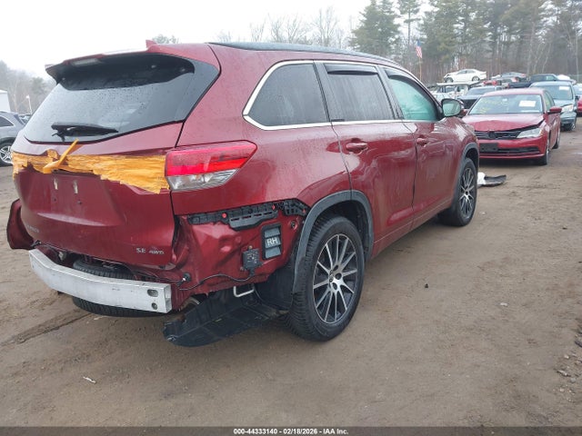 5TDJZRFH6JS833716 Toyota Highlander Se