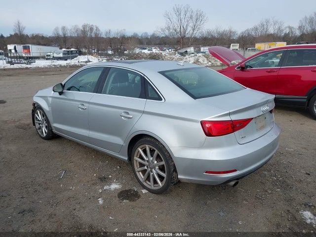 2015 AUDI A3 WAUBFGFF9F1004513 Photo 2