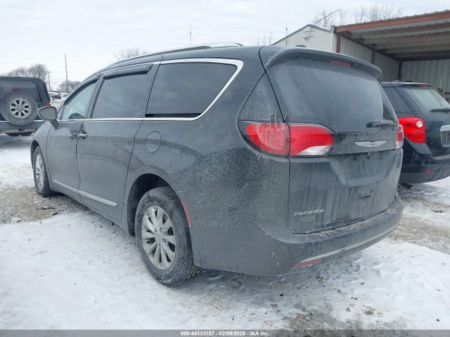 2018 CHRYSLER PACIFICA 2C4RC1EG2JR292669 Photo 2