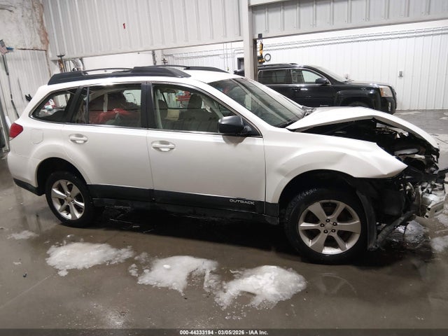 Subaru Outback 2.5i 2014 4S4BRBAC3E3276953 Image 14