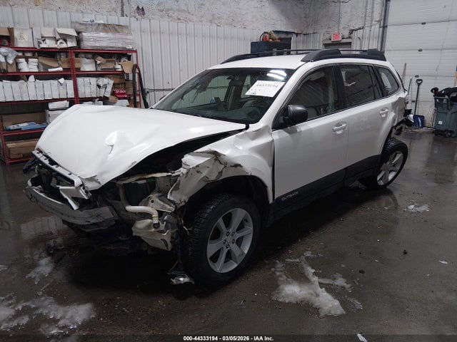 Subaru Outback 2.5i 2014 4S4BRBAC3E3276953 Image 2