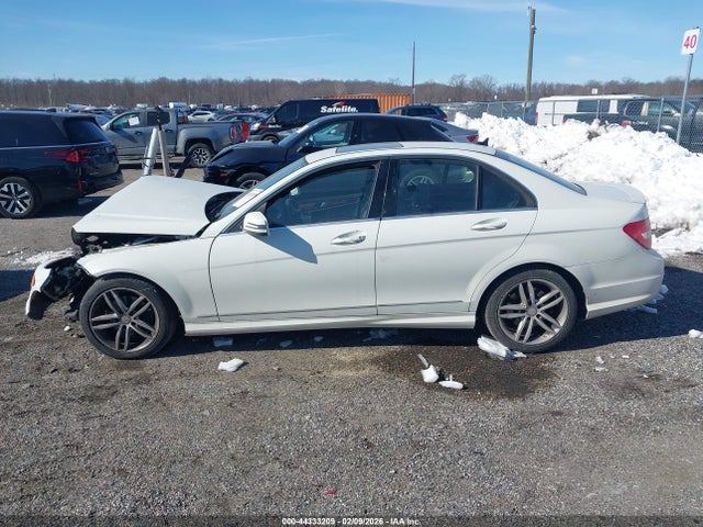 Продаж на аукціоні авто 2012 Mercedes-benz C 300 Luxury 4matic/sport 4matic, vin: WDDGF8BB3CR201441, номер лоту: 44333209