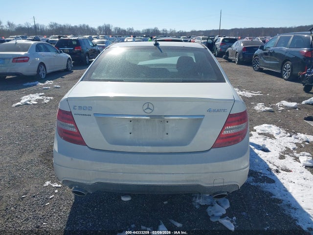 Продаж на аукціоні авто 2012 Mercedes-benz C 300 Luxury 4matic/sport 4matic, vin: WDDGF8BB3CR201441, номер лоту: 44333209
