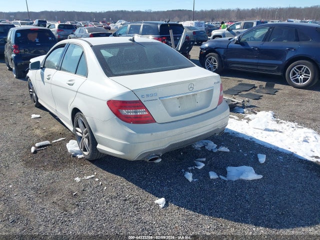 Продаж на аукціоні авто 2012 Mercedes-benz C 300 Luxury 4matic/sport 4matic, vin: WDDGF8BB3CR201441, номер лоту: 44333209