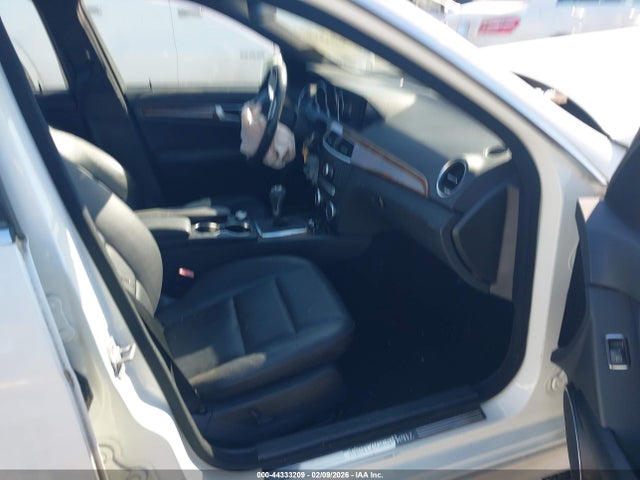 Продаж на аукціоні авто 2012 Mercedes-benz C 300 Luxury 4matic/sport 4matic, vin: WDDGF8BB3CR201441, номер лоту: 44333209